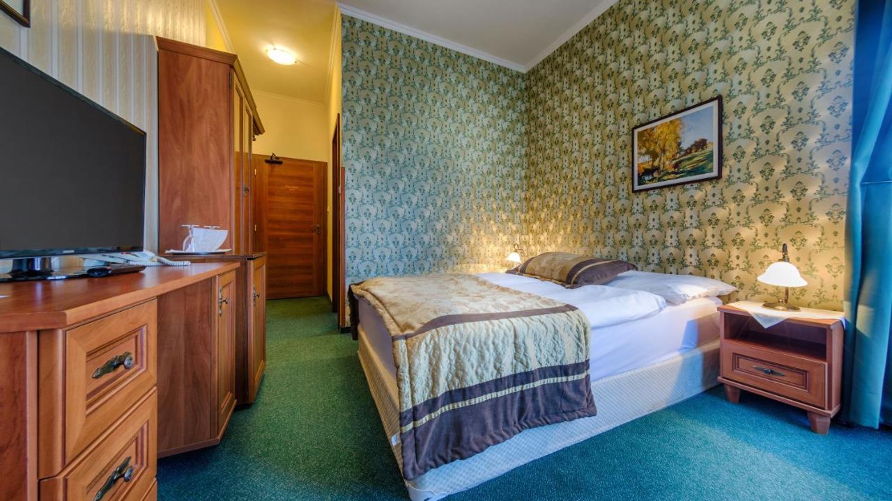 Hotel Tevel Sladkovicovo Eksteriør billede